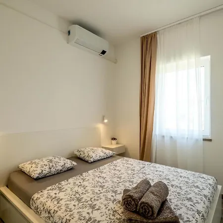 Fuer 4 Personen Und 2 In Vintijan, Istrien Vakantiehuis *